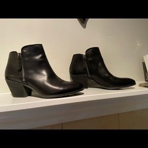 FRYE black ankle zip bootie.  Leather. Two side zippers